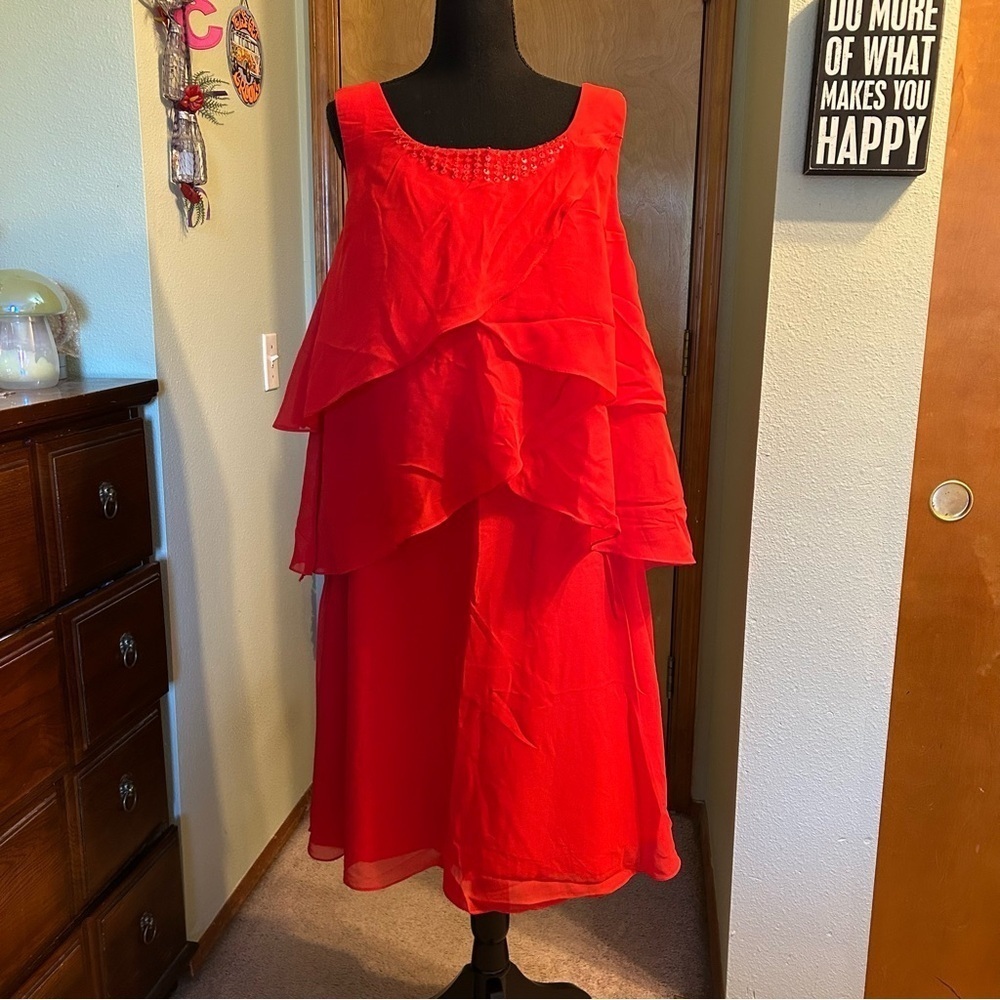 NWOT red sleeveless Mother of the Bride dress size 14 chiffon jacket tiered